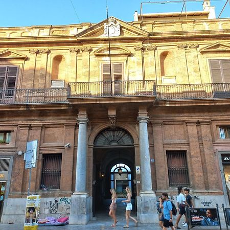 Apartamento Al Palazzo Del Principe Al Massimo Palermo Exterior foto