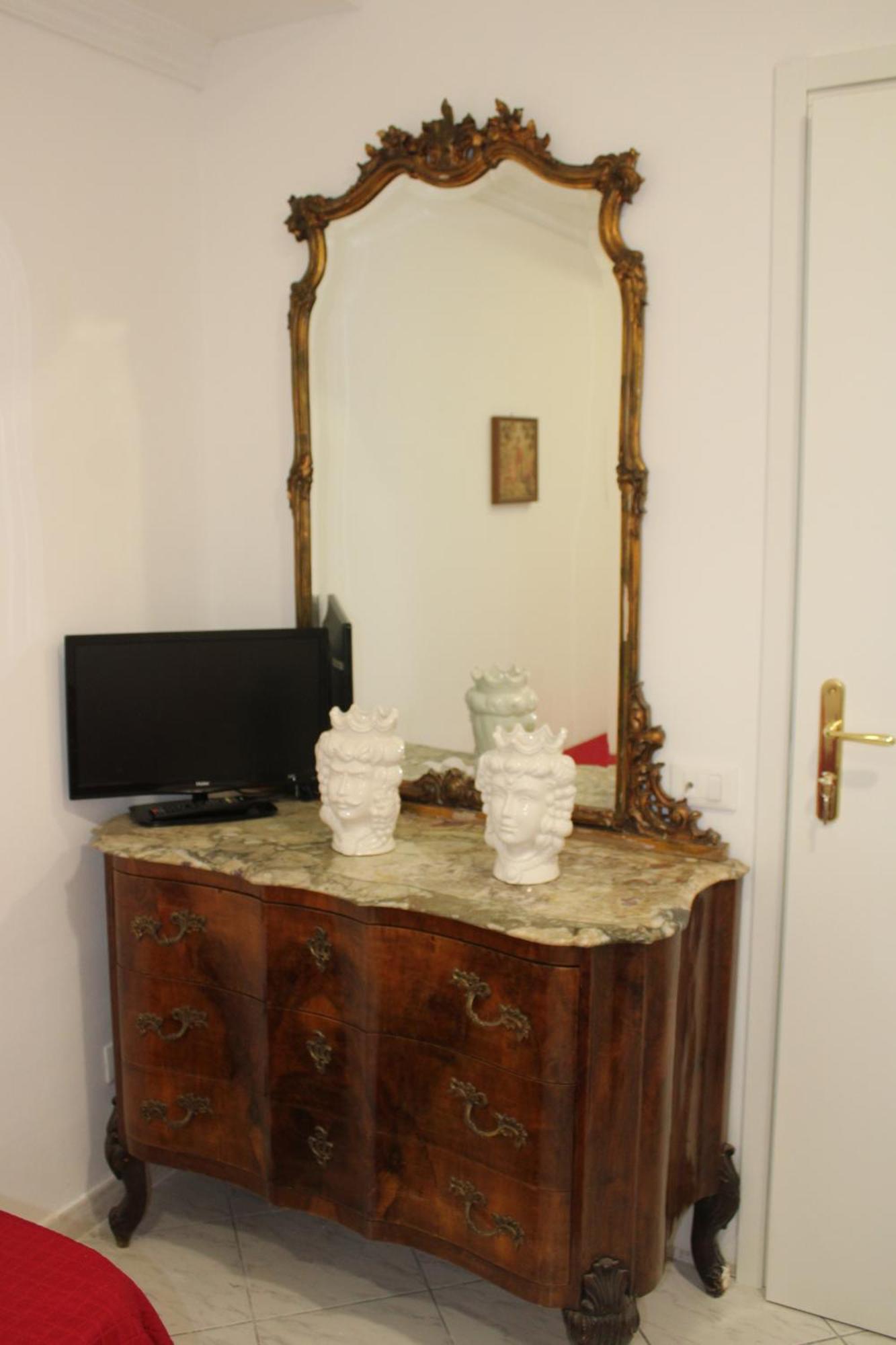 Apartamento Al Palazzo Del Principe Al Massimo Palermo Exterior foto