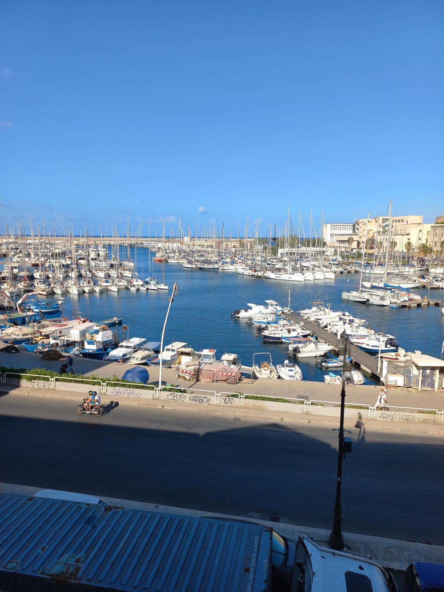 Apartamento Al Palazzo Del Principe Al Massimo Palermo Exterior foto