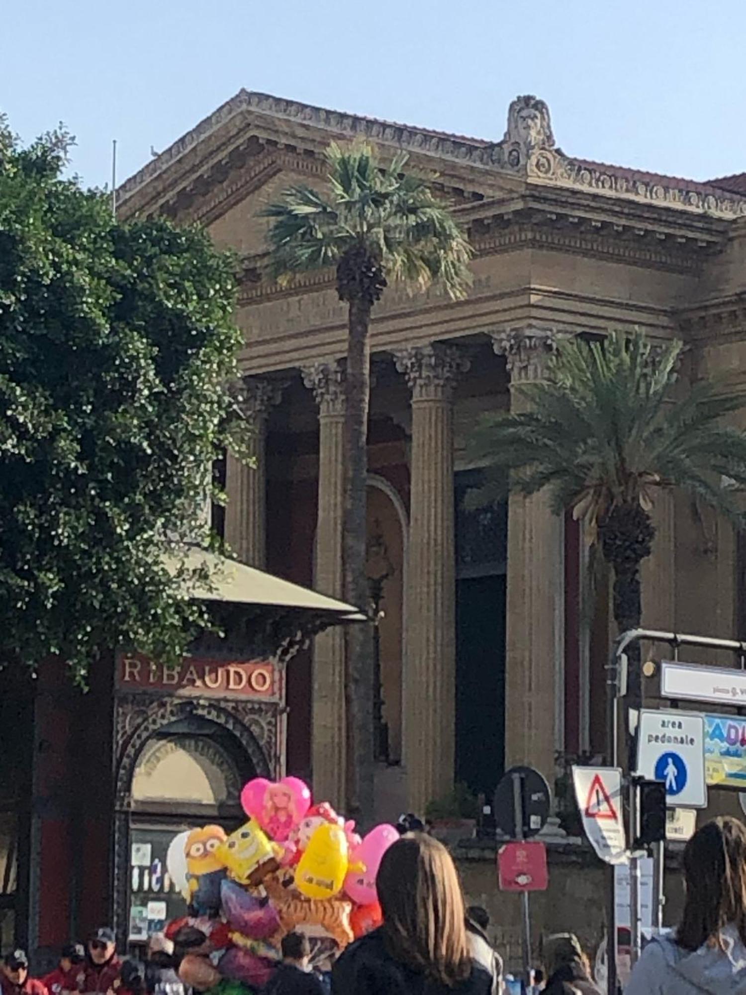 Apartamento Al Palazzo Del Principe Al Massimo Palermo Exterior foto